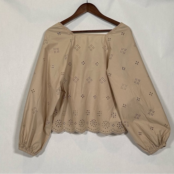 Gap Balloon Sleeve Eyelet Top - Picture 1 of 8